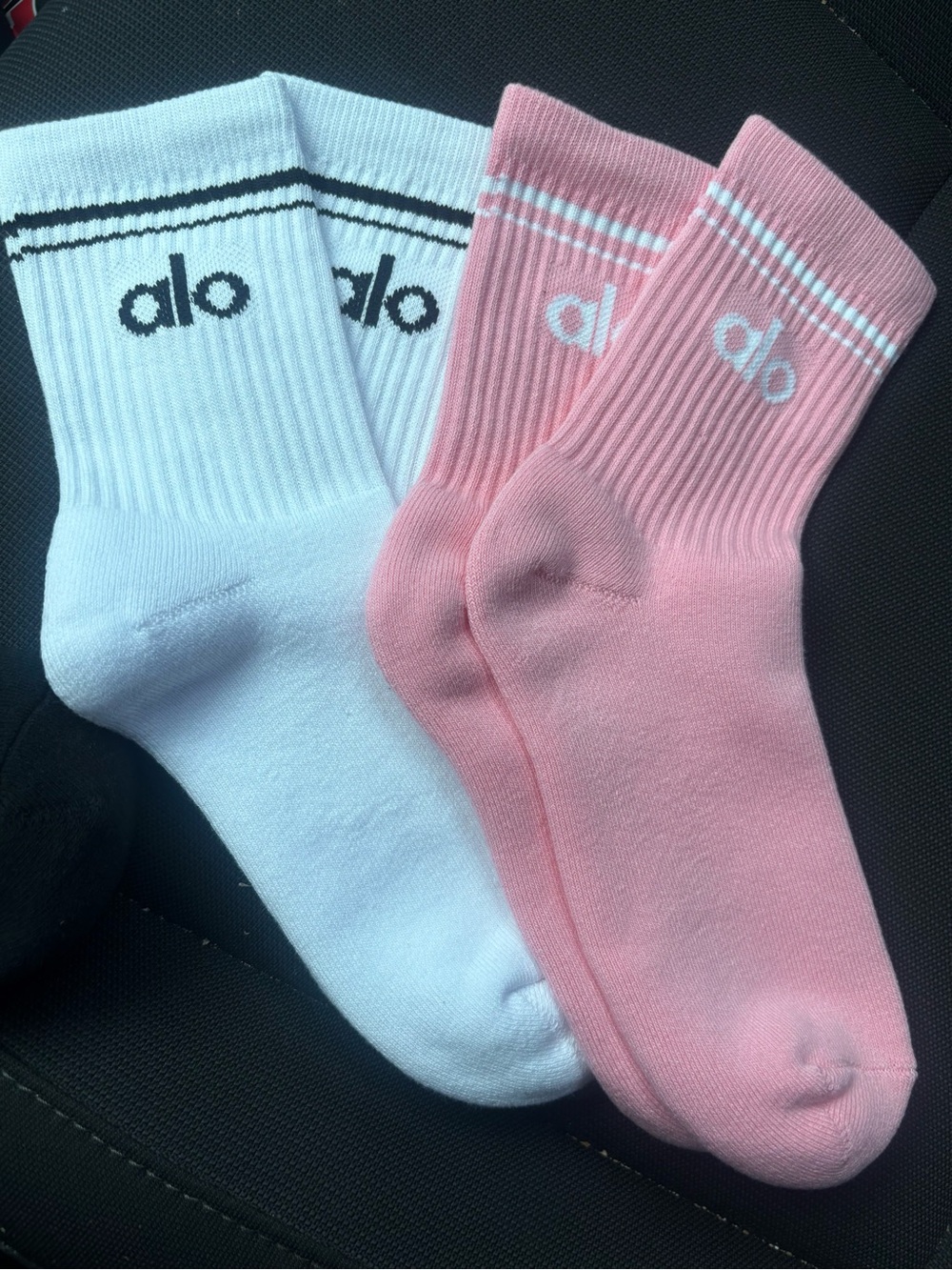 ALO Yoga thick crew Socks - White & Pink - 2-Pack brand new! Authentic
